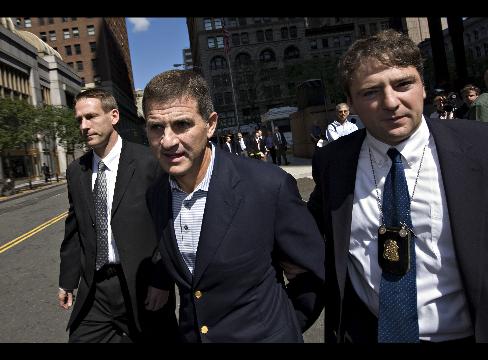 fbi agent bear agents perp stearns fund hedge walk raid suits arrest execs ft employees street wall duty aisha music